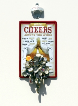 Flaschenöffner für Wand-Montage / Bier-Öffner mit Magnet - Falle / Magnet-Fang + Blechschild "Cheers"