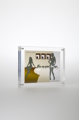 FLUX-Frame, Acrylglas-Wenderahmen (18 x 13 x 2 cm)