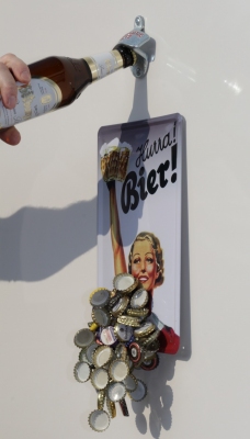 Flaschenöffner für Wand-Montage / Bier-Öffner mit Magnet - Falle / Magnet-Fang + Blechschild 